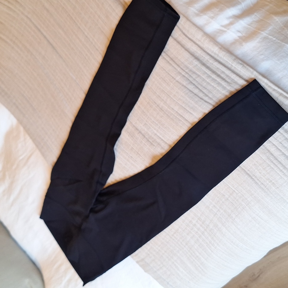 Lululemon run tight